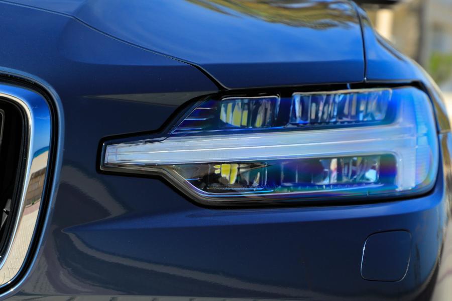 Детали экстерьера Volvo V60 D4 Inscription 2018 года  (WW) (фото 36 из 40)